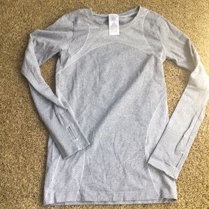 Gapfit long sleeve in motion sz xs
